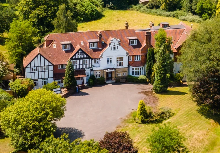 Dungate Manor